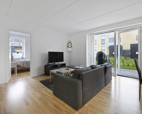 Stor 4-værelses lejlighed med altan på Eternitten