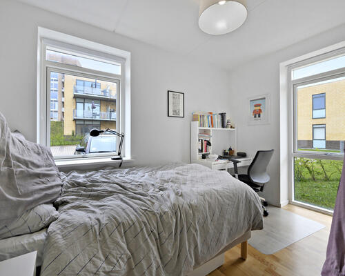 Stor 4-værelses lejlighed med altan på Eternitten