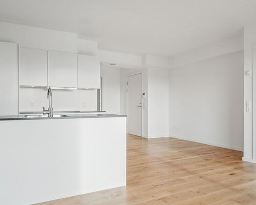 Indbydende 3-værelses lejlighed med funktionel indretning, moderne køkken-alrum og hyggelig terrasse ud mod gården - Ingen bindingsperiode!