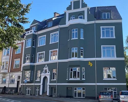 Nydelig 2. værelses lejlighed i god ejendom