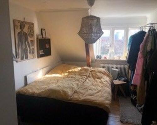 Nydelig 2. værelses lejlighed i god ejendom