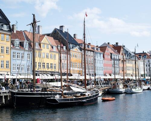 Helt enestående luksuslejlighed til leje i den stille ende af Nyhavn – 268 m² gennemrenoveret elegance