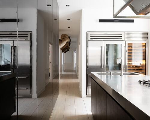 Helt enestående luksuslejlighed til leje i den stille ende af Nyhavn – 268 m² gennemrenoveret elegance