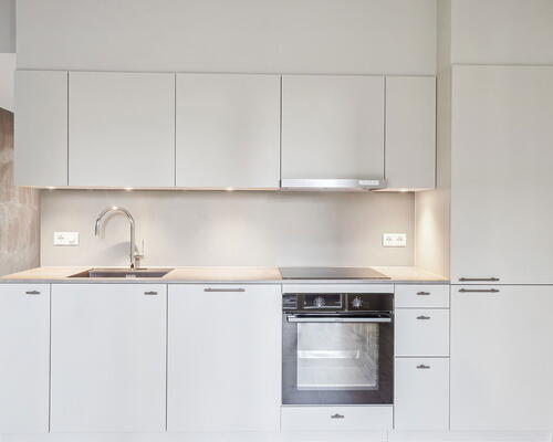 2 vær bolig i UN17 Lunden - et bofællesskab for dig over 40 år - Hyggelig stue og køkken-alrum i åben forbindelse