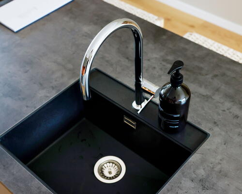 UN17 Søen - Velindrettet 1 vær. lejebolig med  vestvendt altan– god studiebolig med kig til Fælledens smukke natur