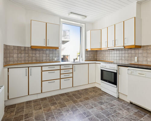 Dejlig og rummelig 4-værelses lejlighed