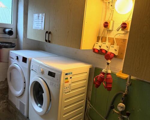 Hyggelig 2-værelses lejlighed med hems