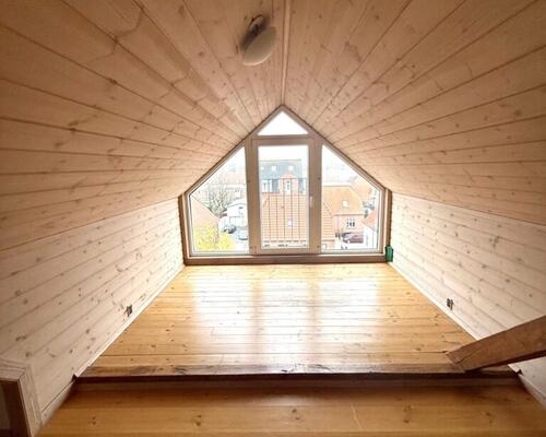 Hyggelig 2-værelses lejlighed med hems