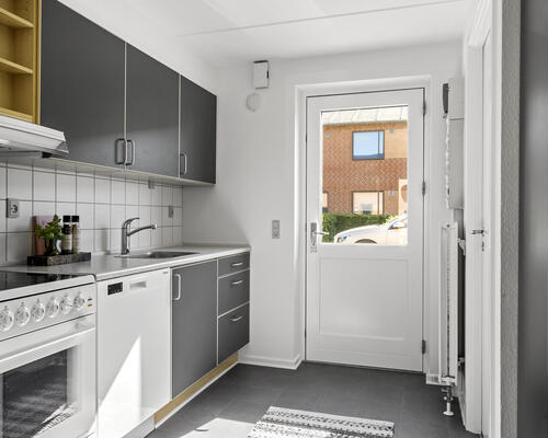 2 plans lejlighed med gratis parkering