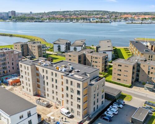 Nyopført 2-værelses penthouse lejlighed med stor tagterrasse