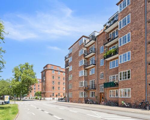 Dejlig lejlighed med stor altan | København Ø