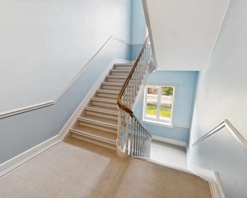 Dejlig lejlighed med stor altan | København Ø