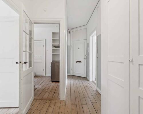 Dejlig lejlighed med stor altan | København Ø