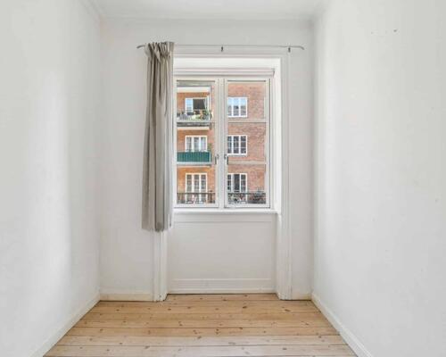 Dejlig lejlighed med stor altan | København Ø