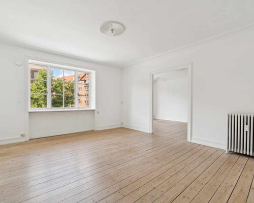 Dejlig lejlighed med stor altan | København Ø