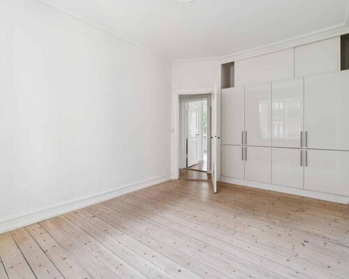 Dejlig lejlighed med stor altan | København Ø