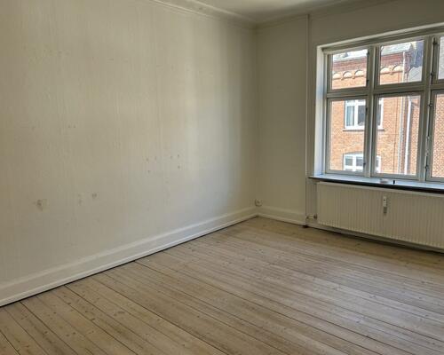 2-værelses lejlighed udlejes i Holbergsgade