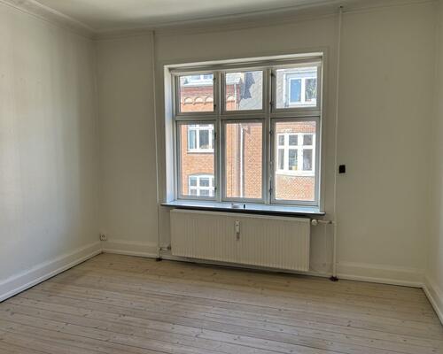 2-værelses lejlighed udlejes i Holbergsgade