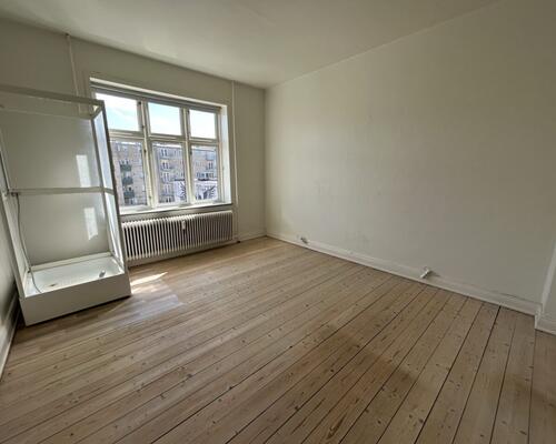 2-værelses lejlighed udlejes i Holbergsgade