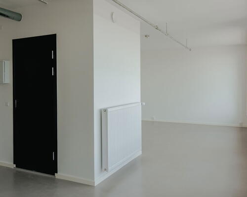 Stor 1-værelses med privat tagterrasse!