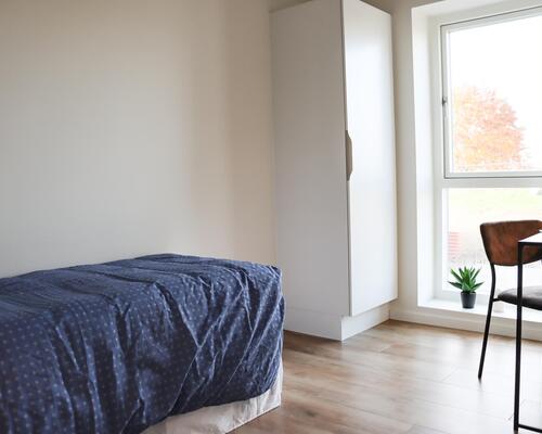 Skønt treværelses rækkehus med god planløsning. Obs. alle billeder, plantegninger og visualiseringer er vejledende.