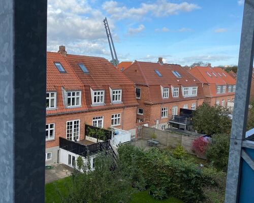 2 vær. i vestbyen m. altan