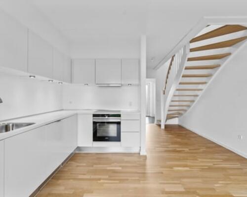 Dejligt rækkehus i tre plan!