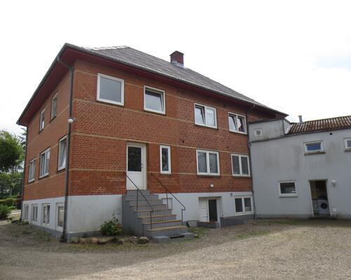 Stor og regulær 2. værelses lejlighed