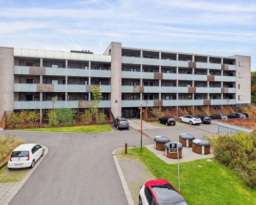 Lys 2-værelses med altan, elevator og tagterrasse tæt på SKANSEN og Lindholm Søpark