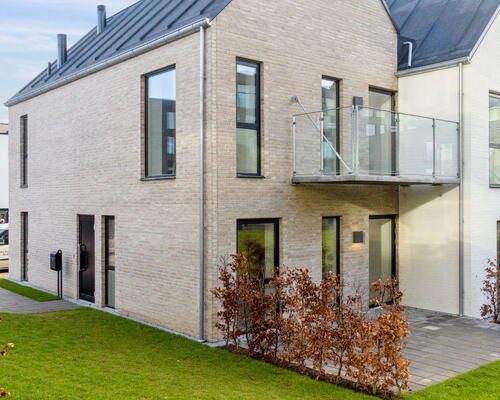 Egedal Stationsby - Spændende 5-værelses bolig i 2 plan med terrasse samt altan