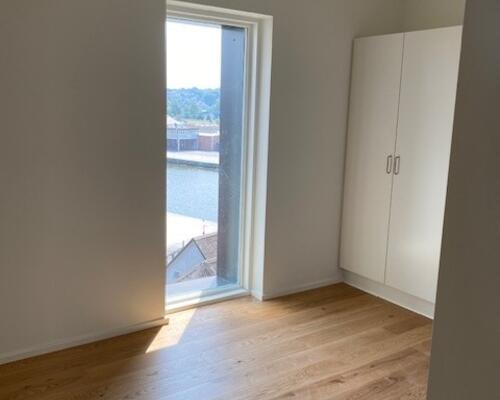 Stor luksus 4 vær. lejlighed med 2 tagterrasser + 1 stk. P-plads - Føtexhus