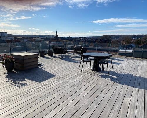 Stor luksus 4 vær. lejlighed med 2 tagterrasser + 1 stk. P-plads - Føtexhus