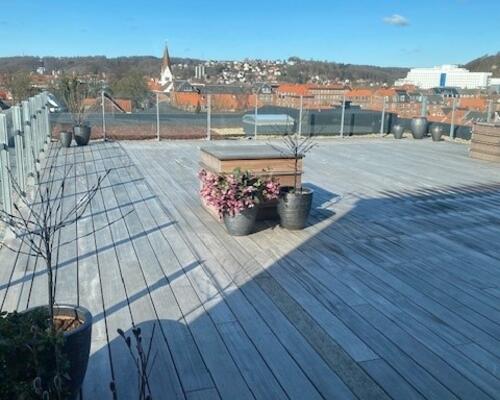 Stor luksus 4 vær. lejlighed med 2 tagterrasser + 1 stk. P-plads - Føtexhus