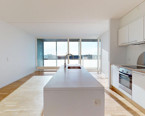 4-værelses med kæmpe altan og flot udsigt!