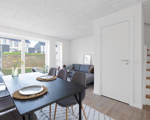 Moderne 4-værelses rækkehus med god plads.