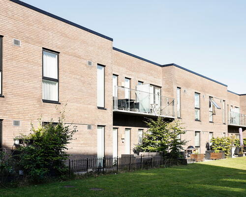 Egedal Stationsby - Spændende 5-værelses bolig i 2 plan med terrasse samt altan