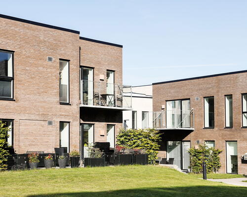 Egedal Stationsby - Spændende 5-værelses bolig i 2 plan med terrasse samt altan