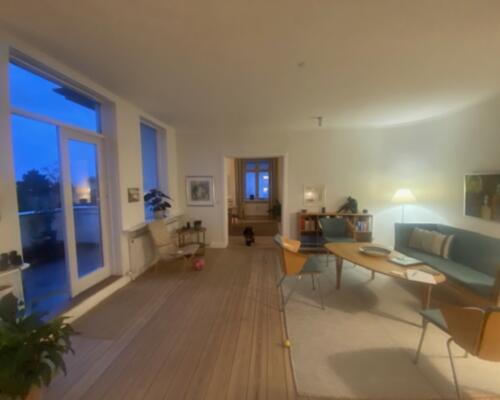 Skøn Øresundsudsigt fra dejlig lejlighed.