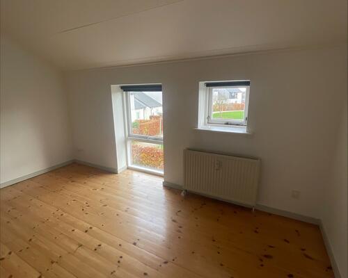 BO GRATIS I DEN FØRSTE MDR.  - 2 værelses lejlighed i Erritsø - Mulighed for husdyr