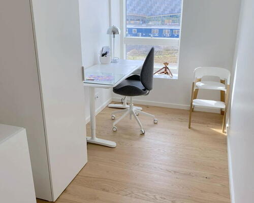 Lækker 3-værelses lejlighed, med altan mod haven