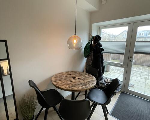 Nyere 1-værelses lejlighed tæt på alt!