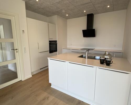 VELKOMMEN TIL RØLLIKEVEJ - NYBYGGET, ENERGIVENLIGE OG MODERNE RÆKKEHUSE TIL LEJE I ARNBJERG.