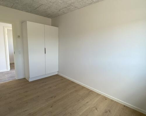 VELKOMMEN TIL RØLLIKEVEJ - NYBYGGET, ENERGIVENLIGE OG MODERNE RÆKKEHUSE TIL LEJE I ARNBJERG.