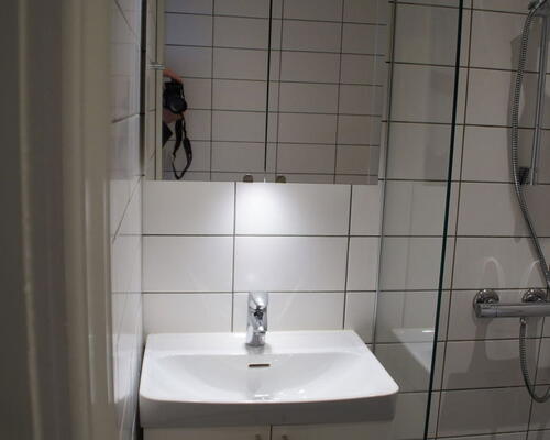 Central, renoveret 3-værelses på 80 m2 med nyt køkken og bad – tæt på gågaden