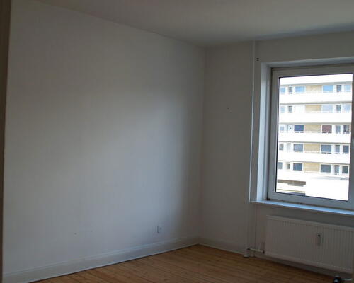 Central, renoveret 3-værelses på 80 m2 med nyt køkken og bad – tæt på gågaden