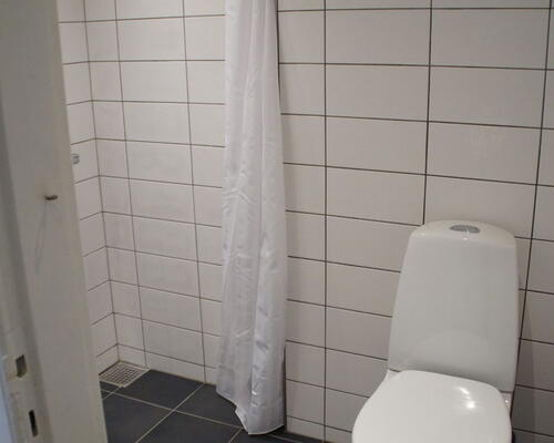 Central, renoveret 3-værelses på 80 m2 med nyt køkken og bad – tæt på gågaden