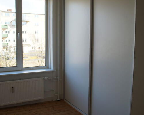 Central, renoveret 3-værelses på 80 m2 med nyt køkken og bad – tæt på gågaden