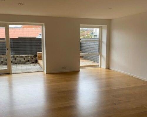 Dejlig lejlighed med egen terrasse