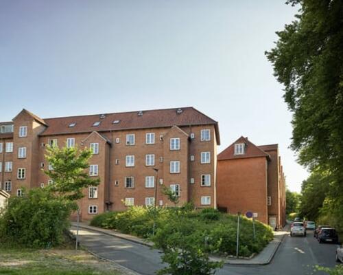 Prisvenlig 2-værelses med altan