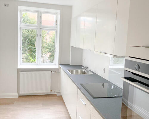 Flot og indbydende lejlighed med 2 altaner i Aalborg Vestby